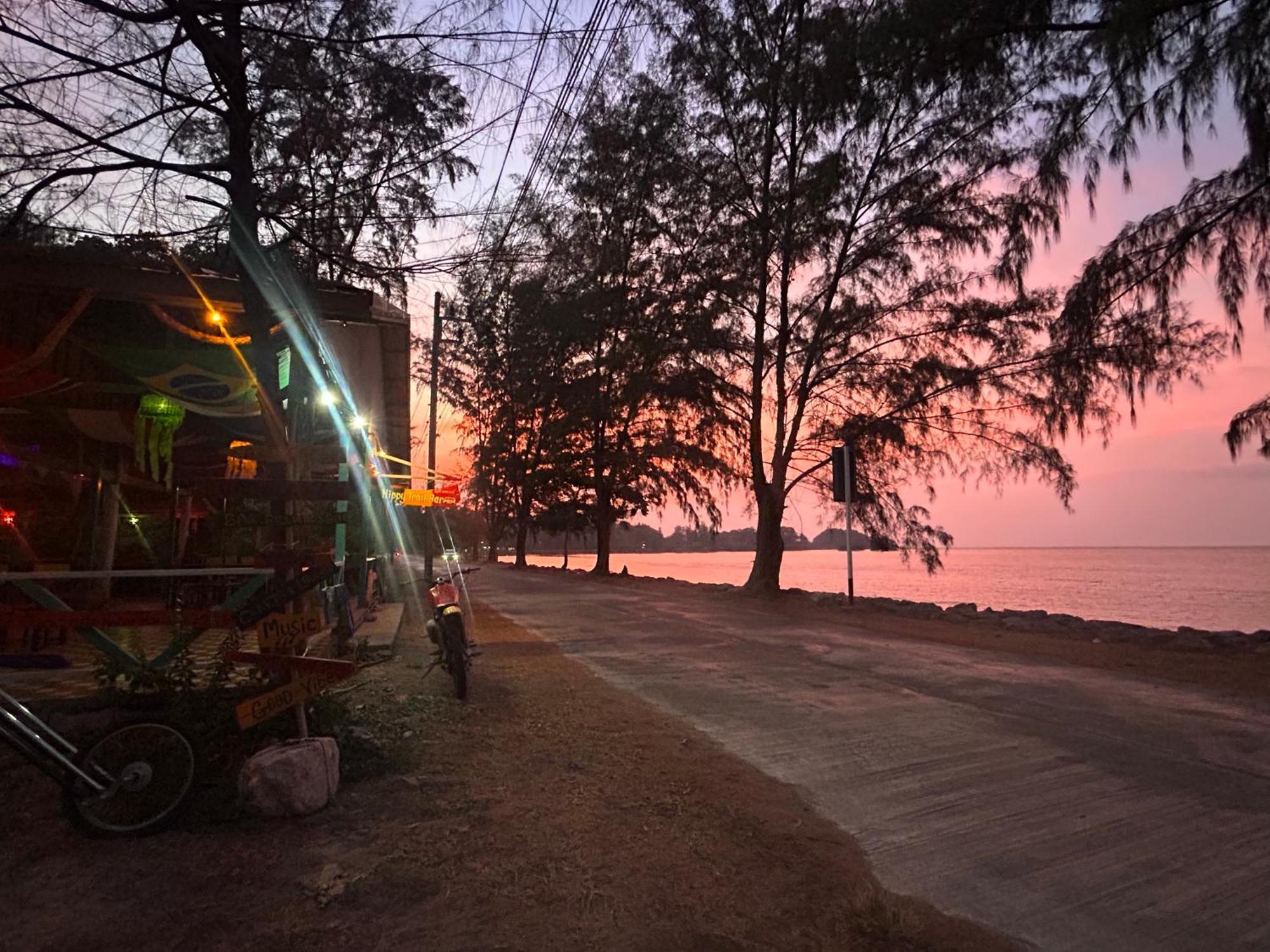 Neverland Beach Village Bungalows Koh Lanta Exterior photo