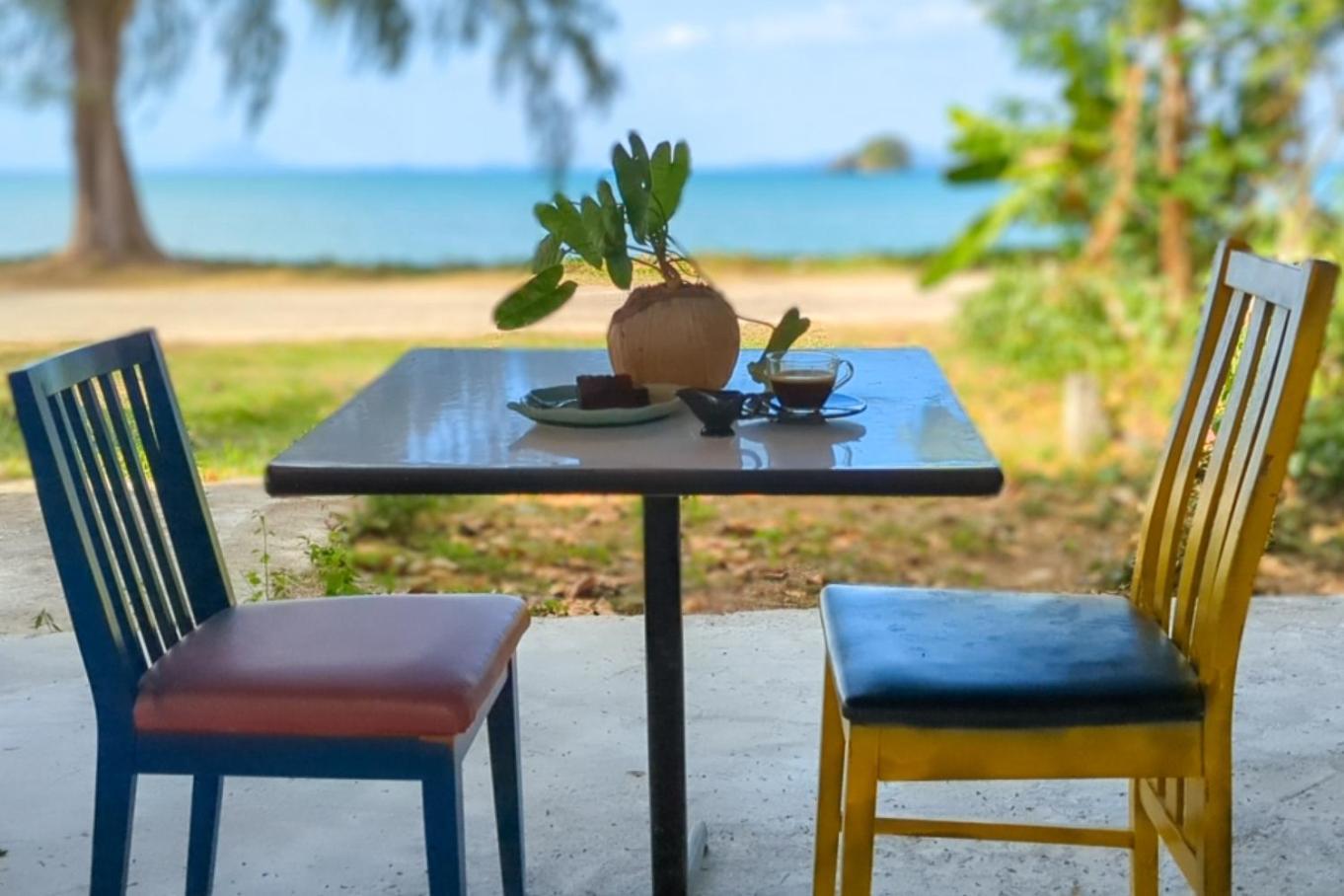Neverland Beach Village Bungalows Koh Lanta Exterior photo
