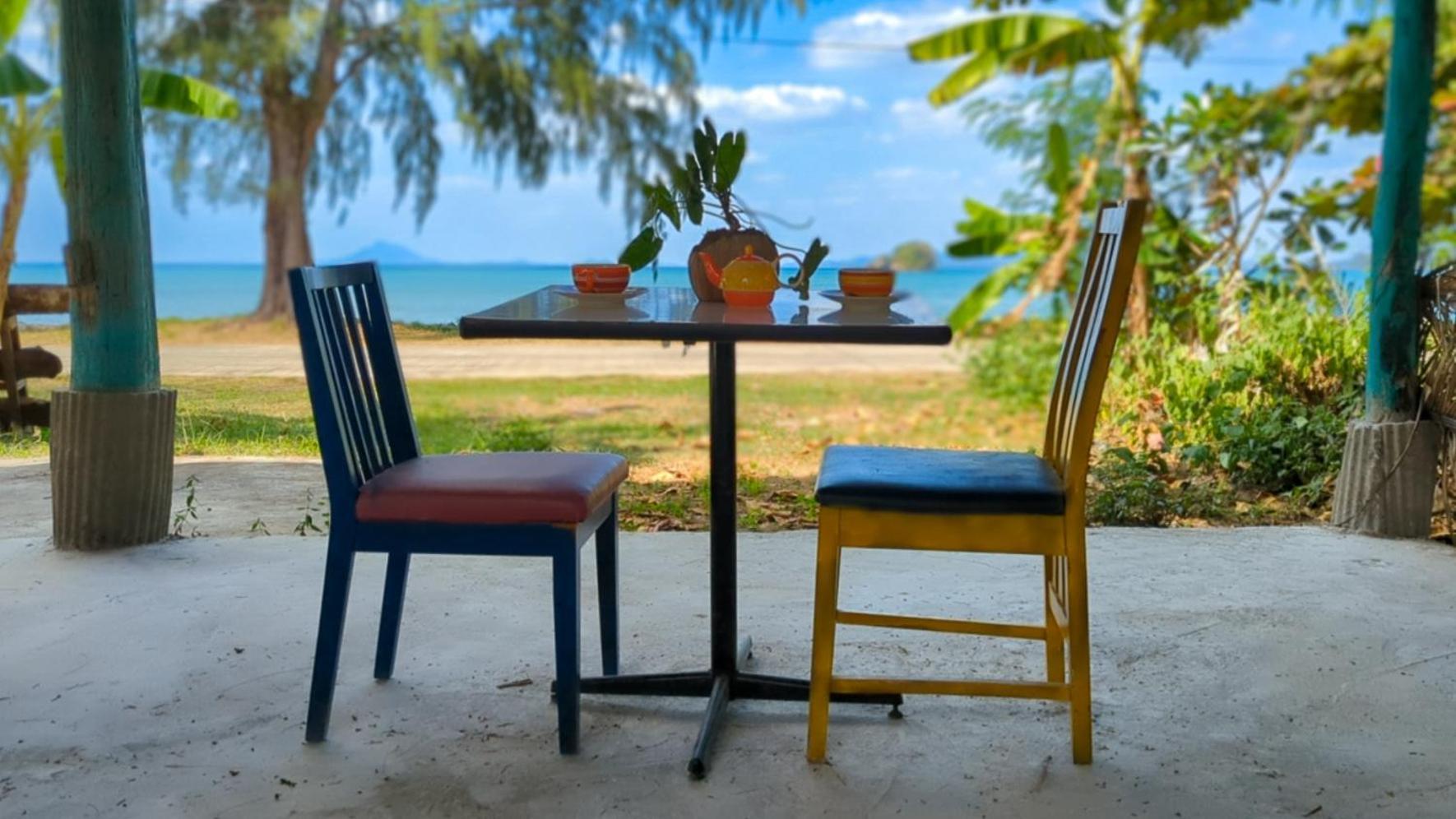 Neverland Beach Village Bungalows Koh Lanta Exterior photo