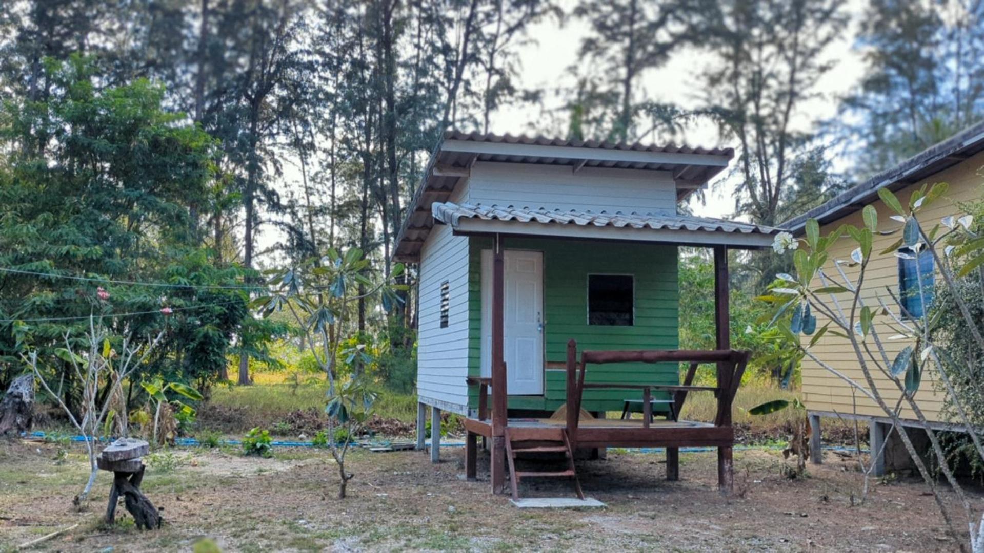 Neverland Beach Village Bungalows Koh Lanta Exterior photo