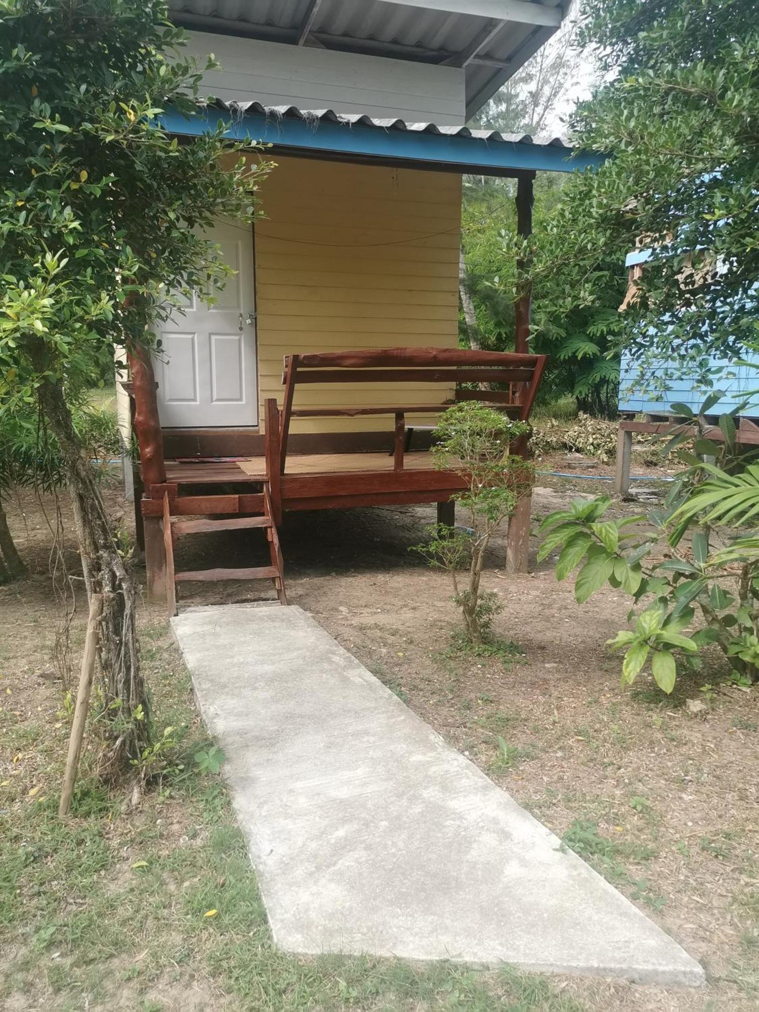 Neverland Beach Village Bungalows Koh Lanta Exterior photo