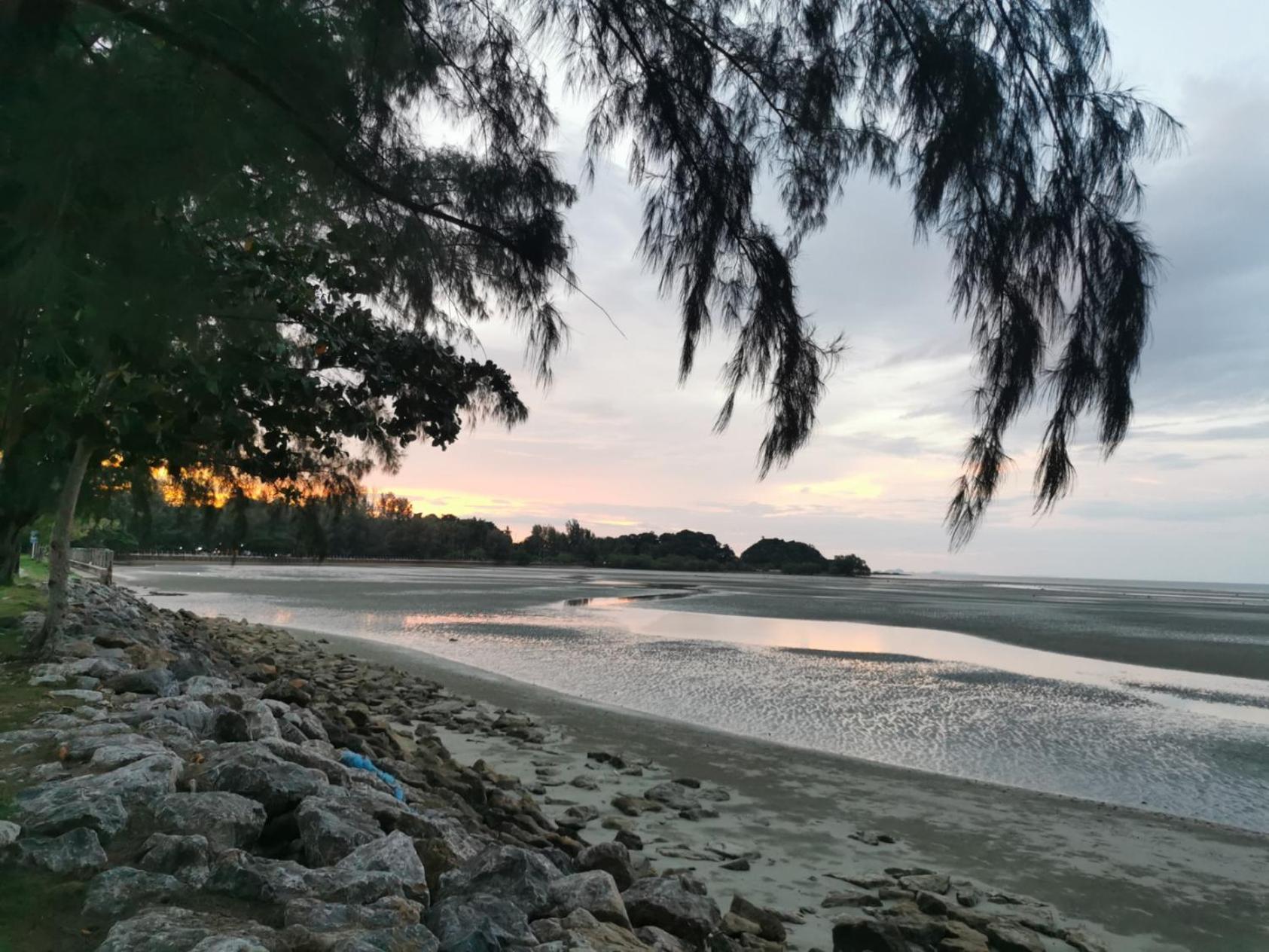Neverland Beach Village Bungalows Koh Lanta Exterior photo