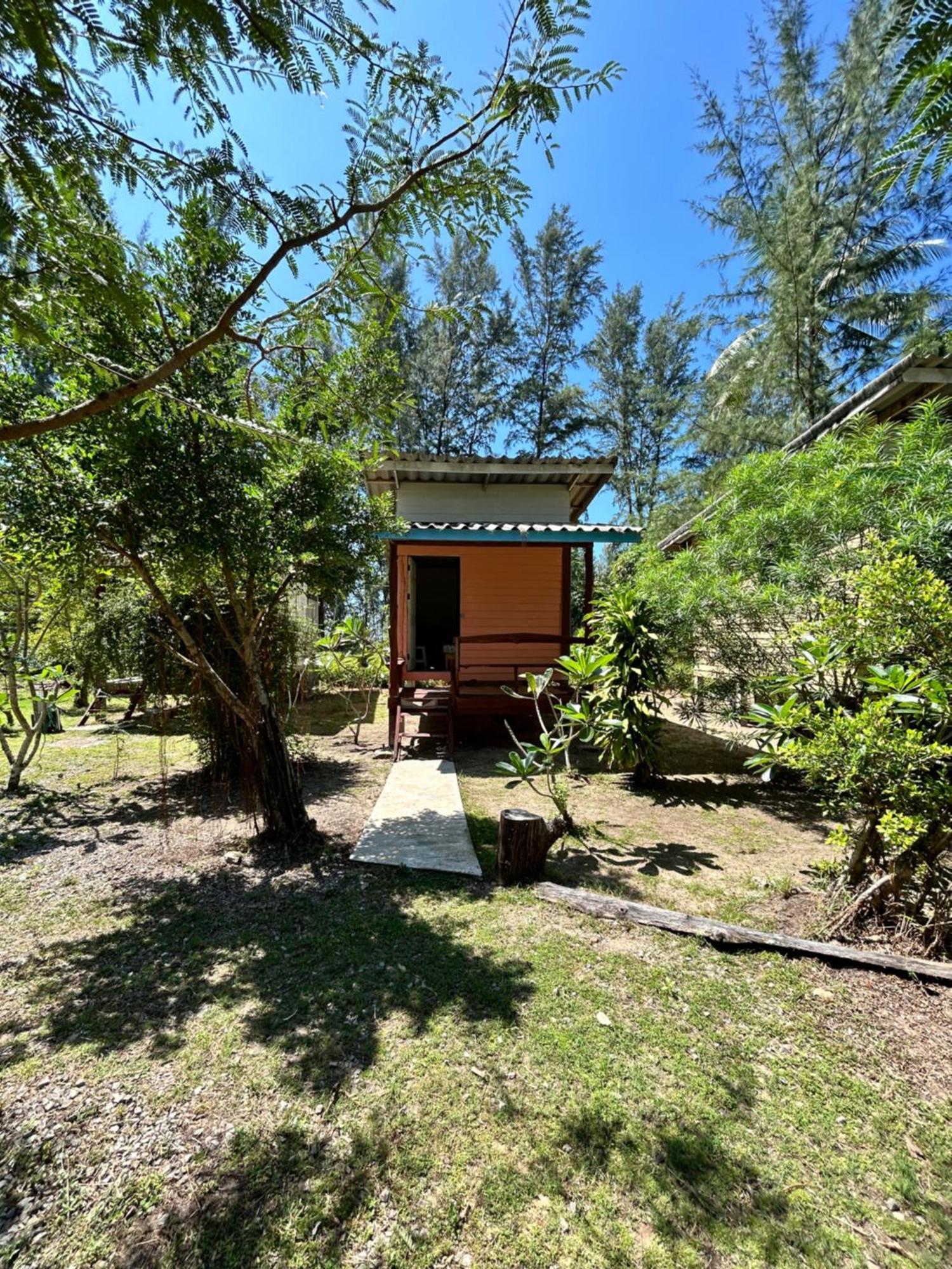 Neverland Beach Village Bungalows Koh Lanta Exterior photo